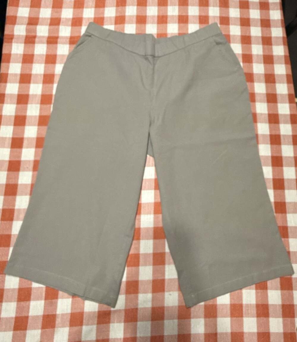 Beautiful By Lawrence Zarian LP Gray Cotton Linen Cropped Pants